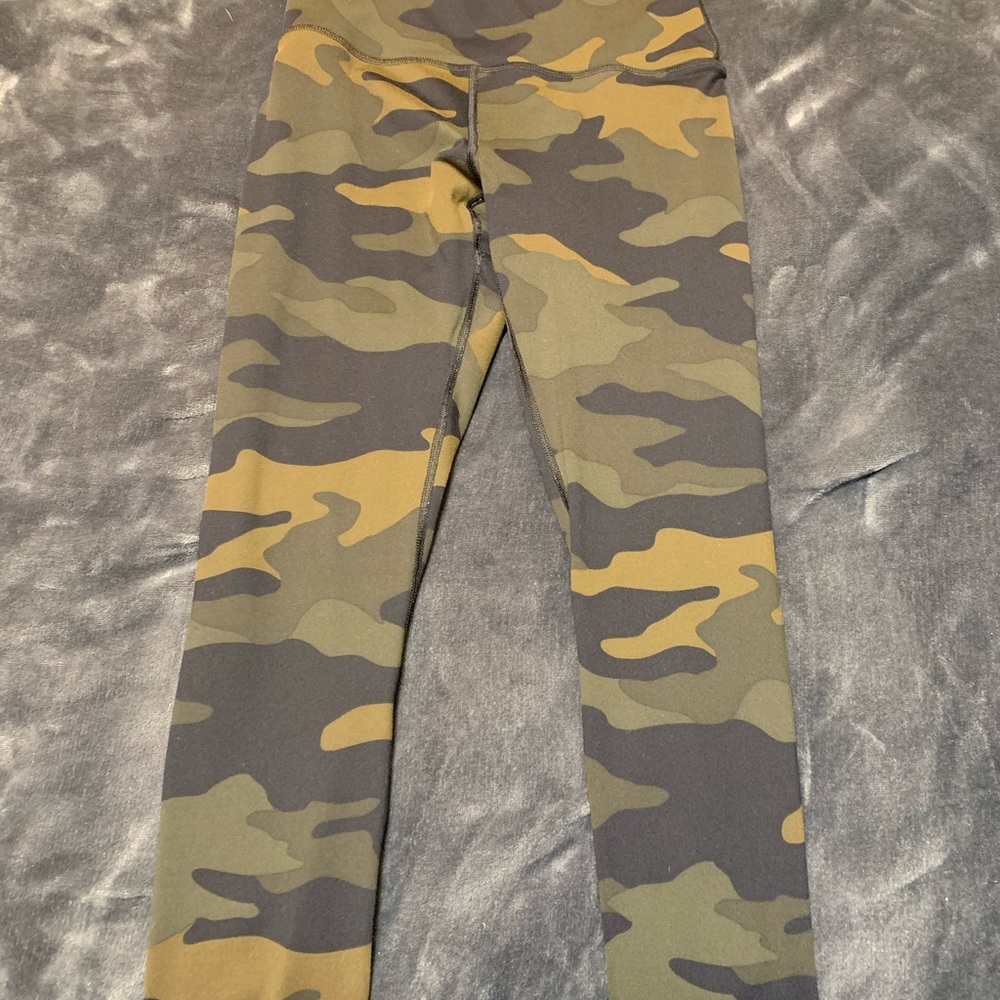 Camo leggings